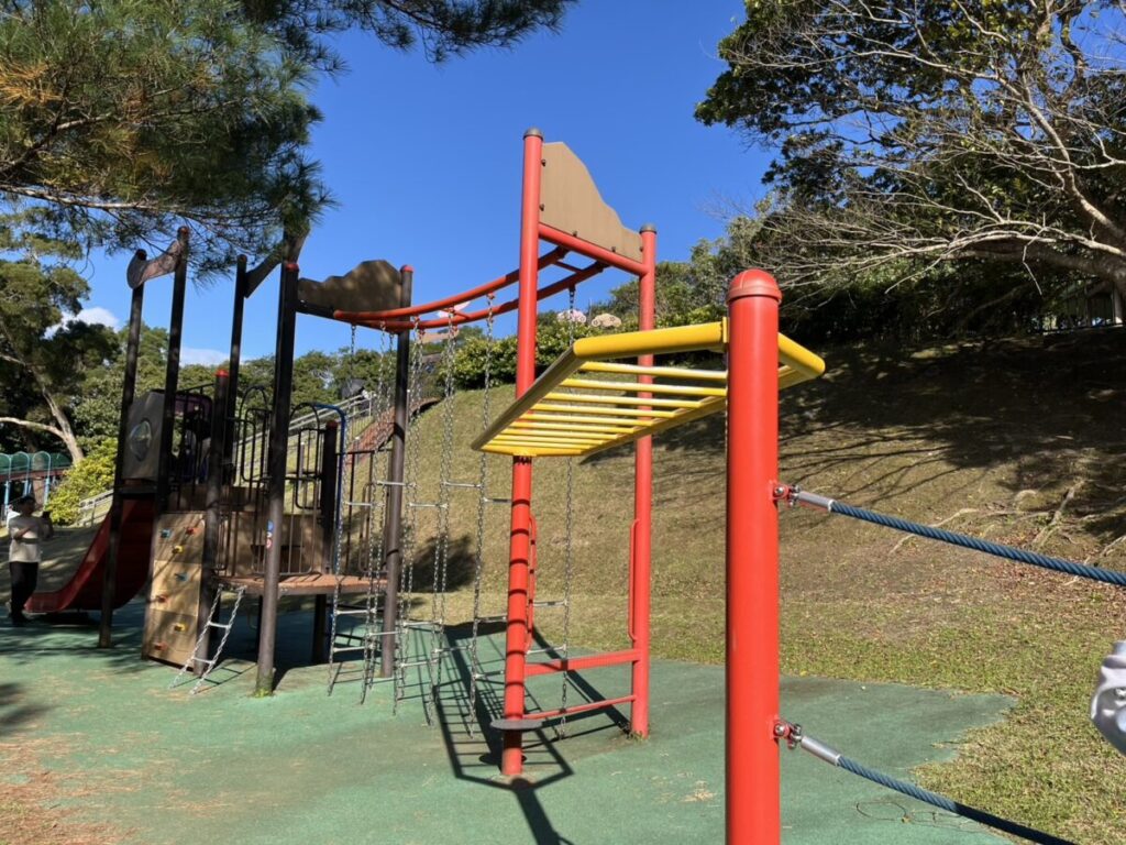 名護城公園の遊具ディテール