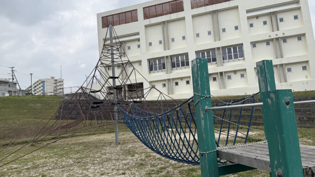 老朽化が進んでいる上の森公園の様子