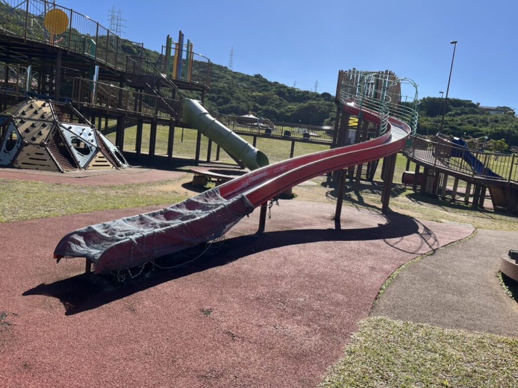 使用禁止になっている大型遊具