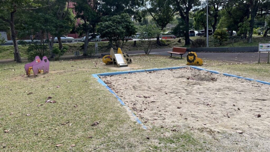 豊見城総合公園 砂場の注意看板