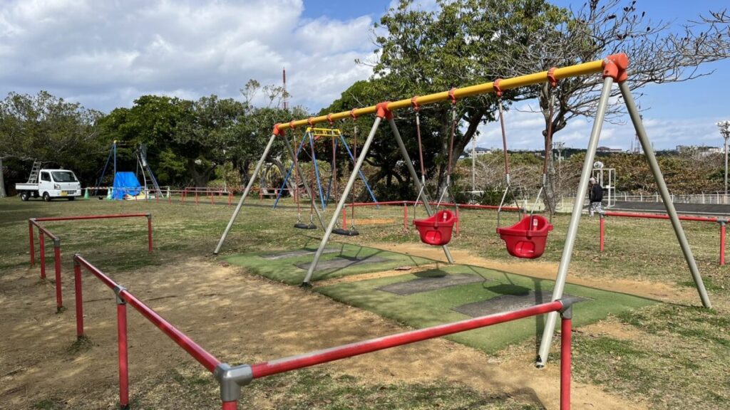 豊見城総合公園 ブランコ
