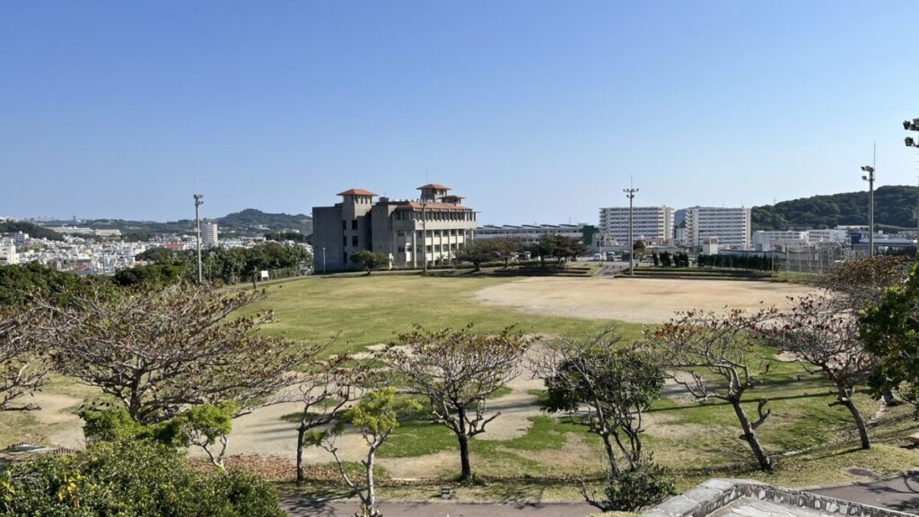 本部長公園のグラウンド