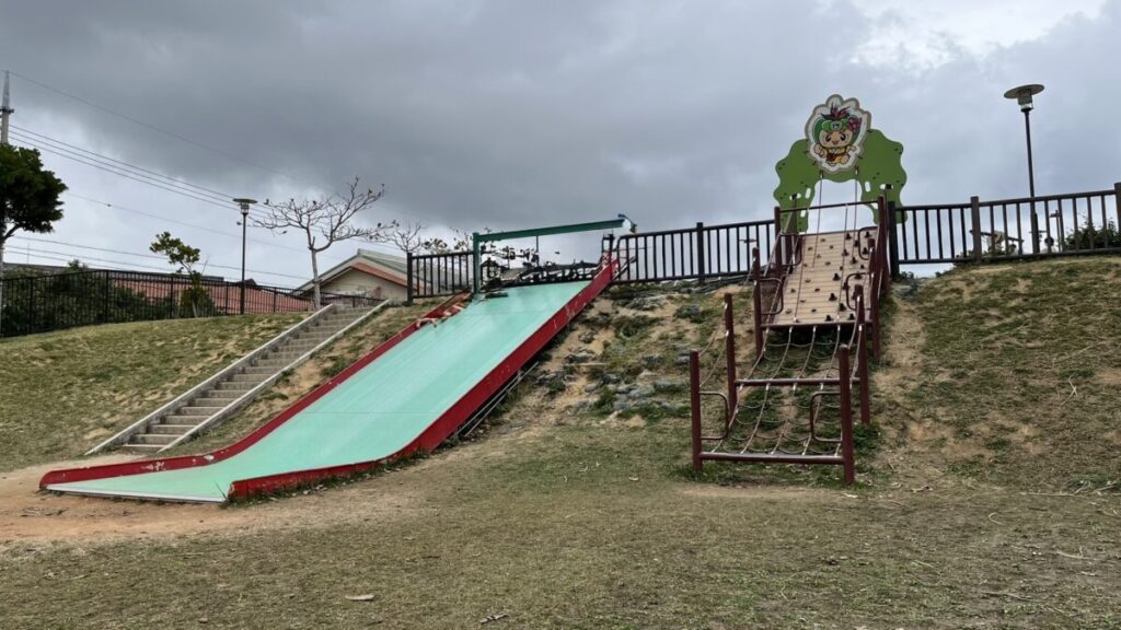 大きめの単独滑り台