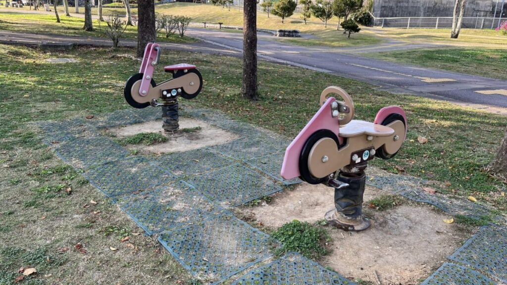 スプリング遊具