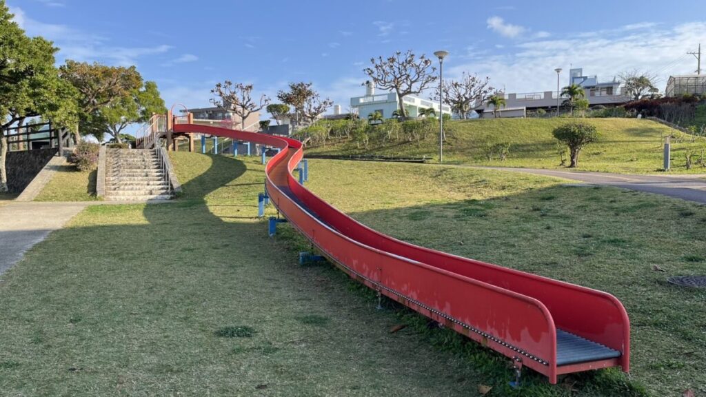 独立タイプのストレート滑り台