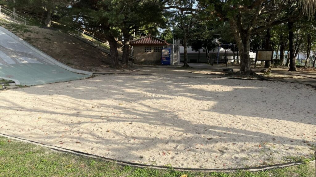 砂場の全景